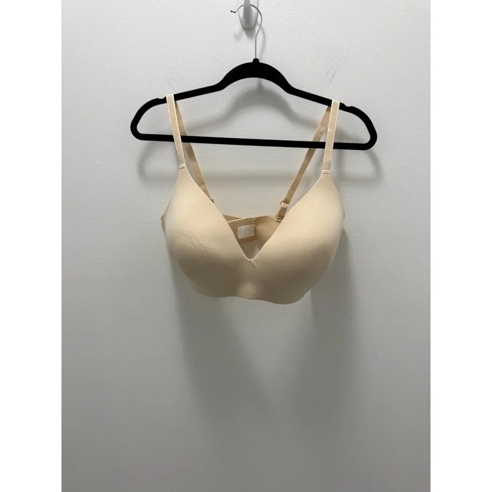 Knix Wingwoman Countour Bra Beige Nude Wireless Multi-Way Seamless Size 8 Medium